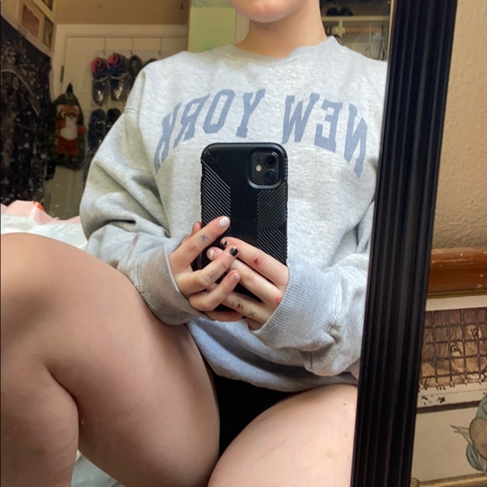 Brandy Melville sweatshirt